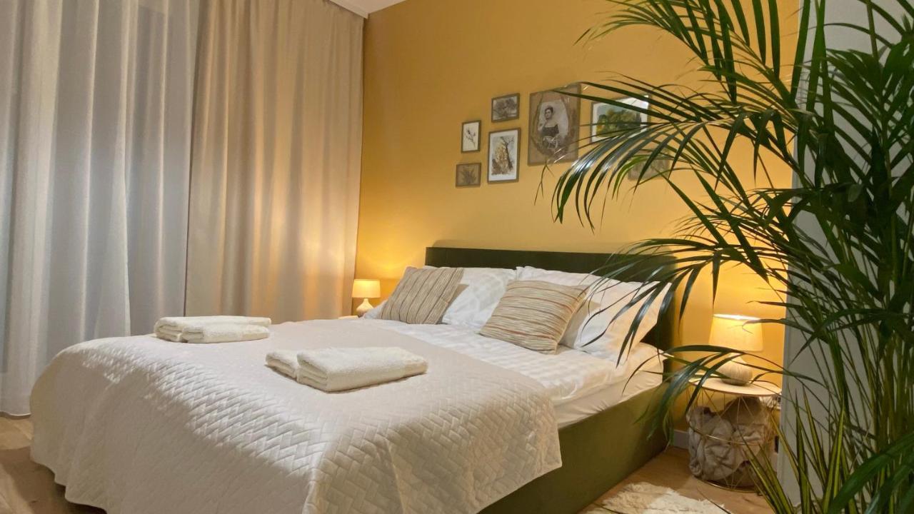 Green Park Apartament Перемишль Екстер'єр фото
