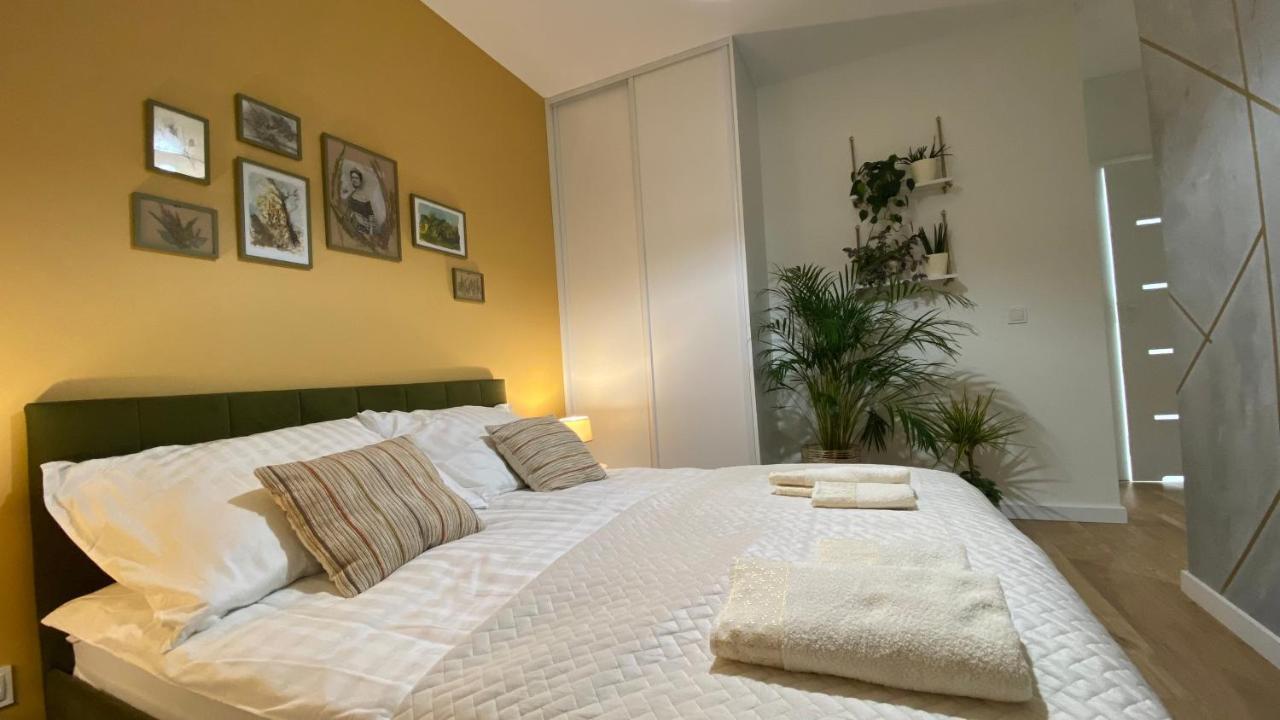 Green Park Apartament Перемишль Екстер'єр фото