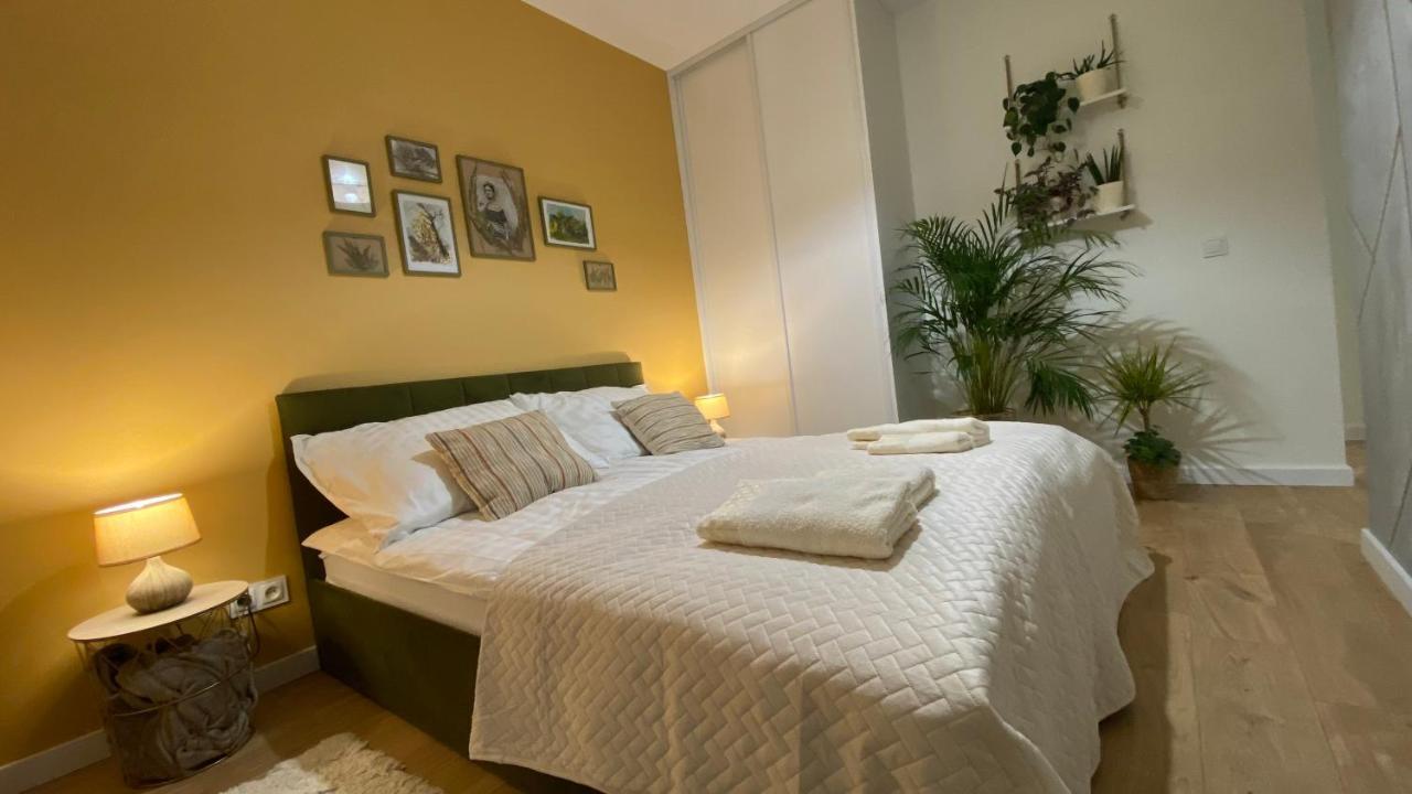 Green Park Apartament Перемишль Екстер'єр фото